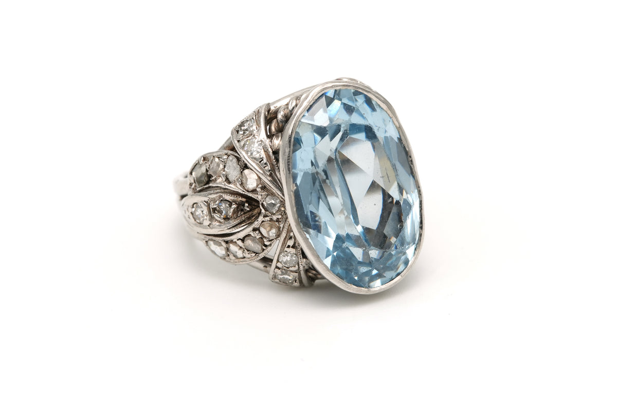 Bague Cocktail en or blanc, platine, spinelle et diamants