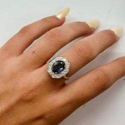 Bague Entourage en or jaune, saphir et diamants