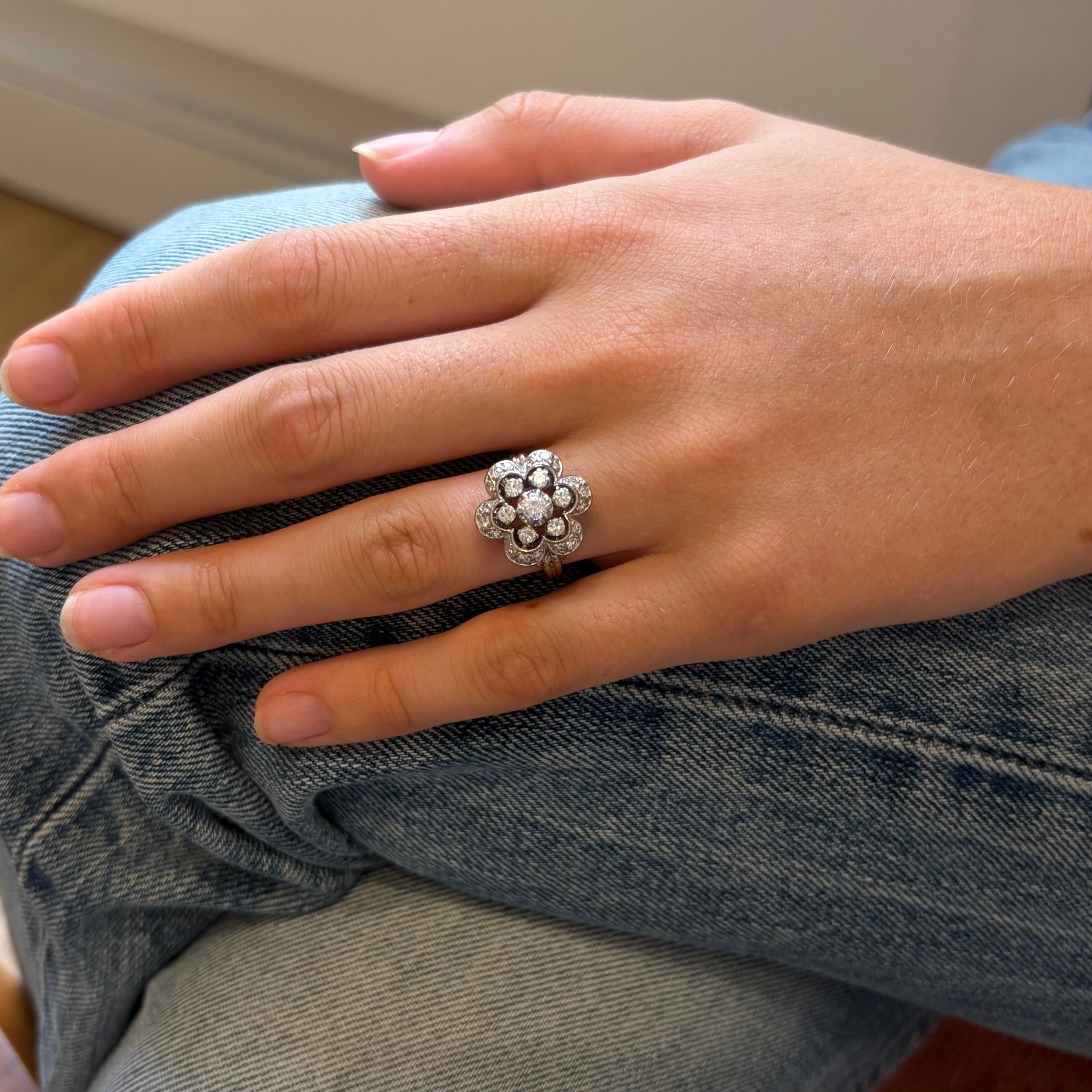 Bague Entourage en or blanc, platine et diamants