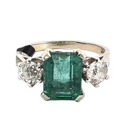 Bague Trilogie en or blanc, émeraude et diamants