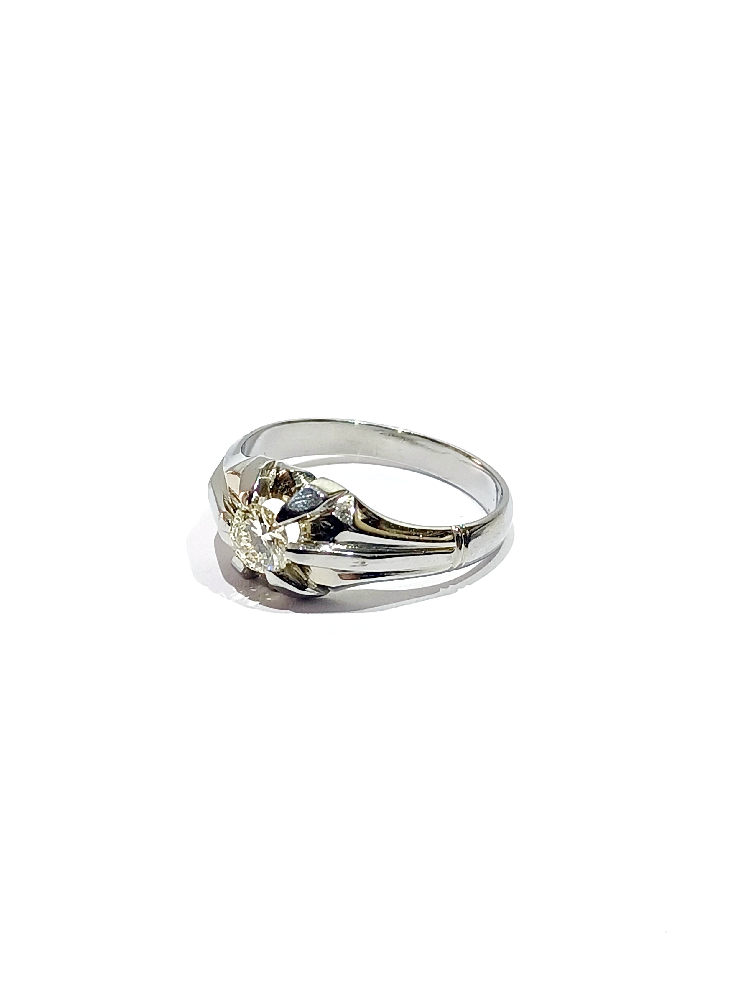 Bague Solitaire en or blanc et diamants