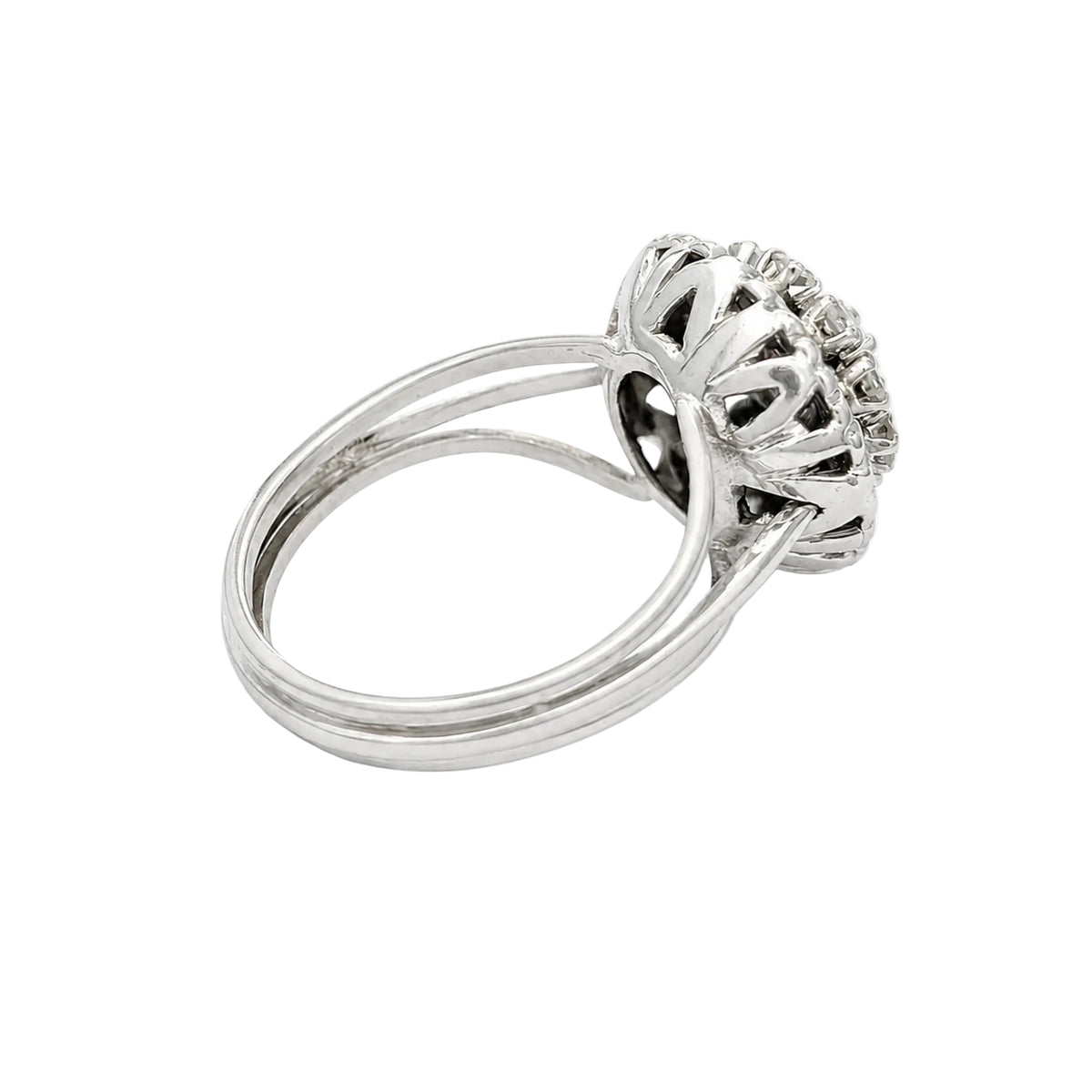 Bague Entourage en or blanc et diamants