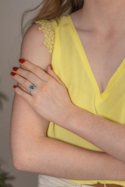 Bague  Pompadour Or blanc  Saphir