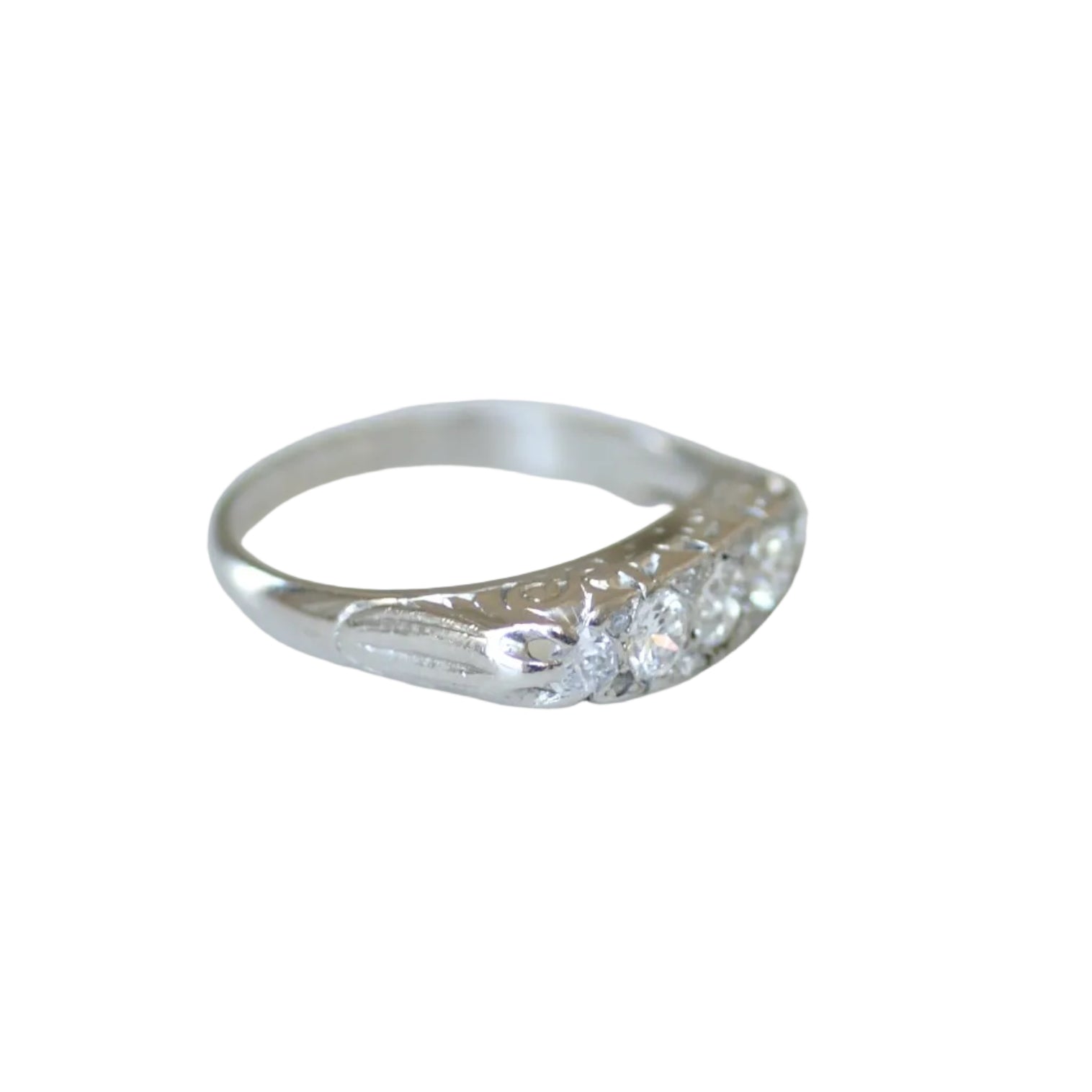 Bague Jarretière en platine et diamants