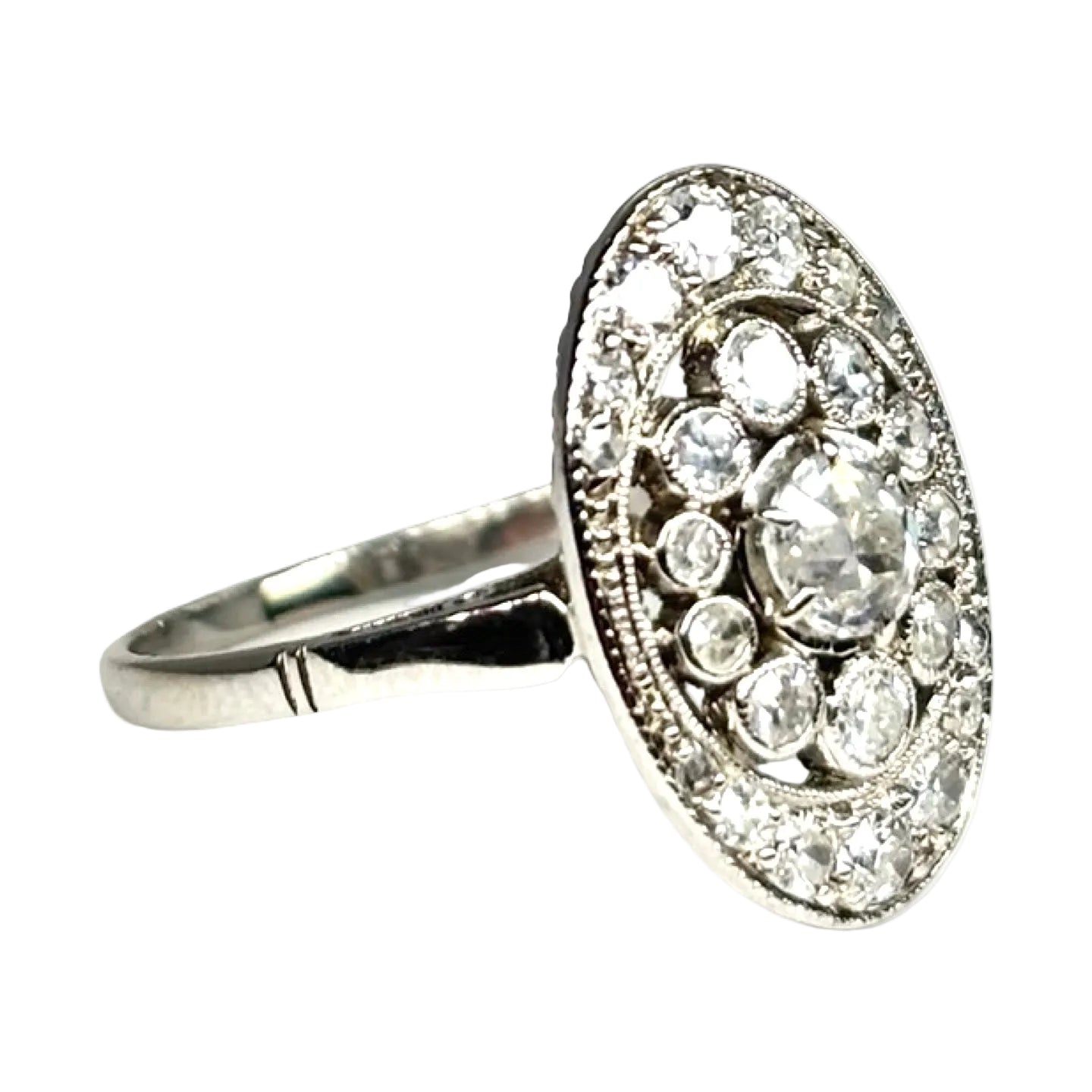 Bague en or blanc et diamants
