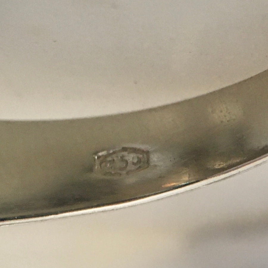 Bague Dôme en or blanc et diamants