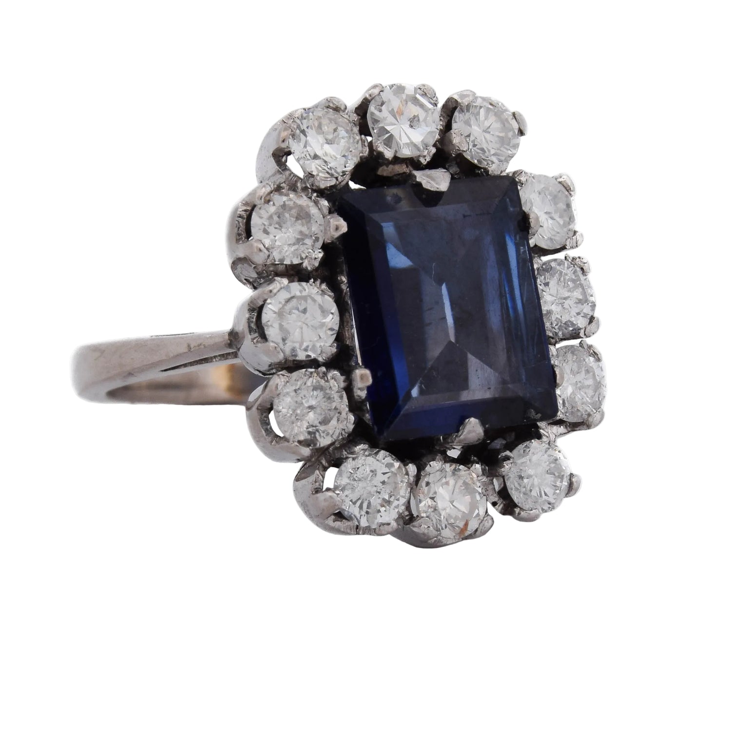Bague Entourage en or blanc, saphir et diamants