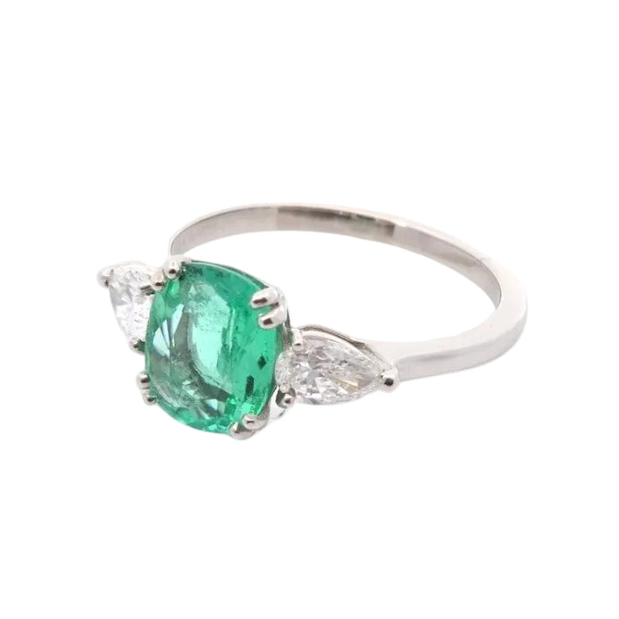 Bague Trilogie en platine, émeraude et diamants