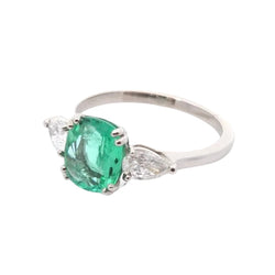 Bague Trilogie en platine, émeraude et diamants