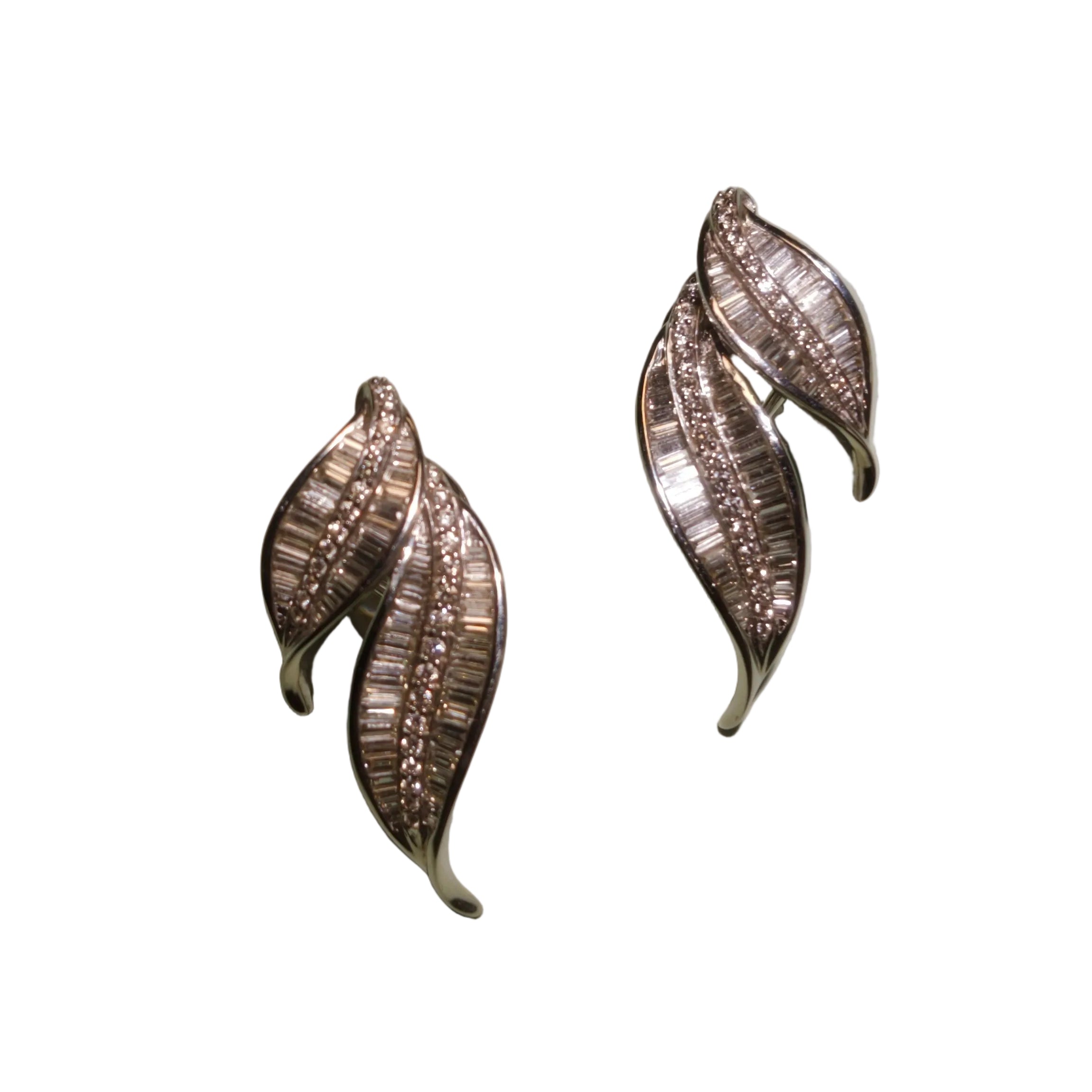 Boucles d'oreilles Clips en or blanc, platine et diamants