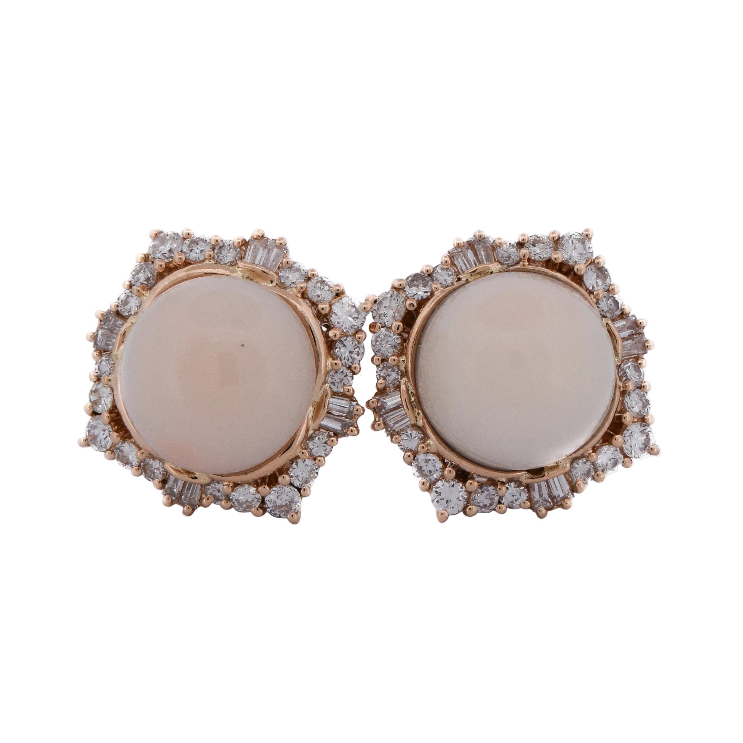 Boucles d'oreilles Clips en or jaune, corail et diamants