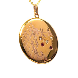 Pendentif en or jaune, perles et rubis