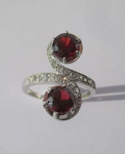 Bague Toi et Moi tourbillons XIXe Grenats Diamants Platine