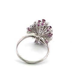 Bague Marguerite en or blanc, rubis et diamants