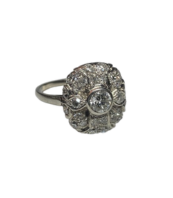 Bague Entourage en platine et diamants