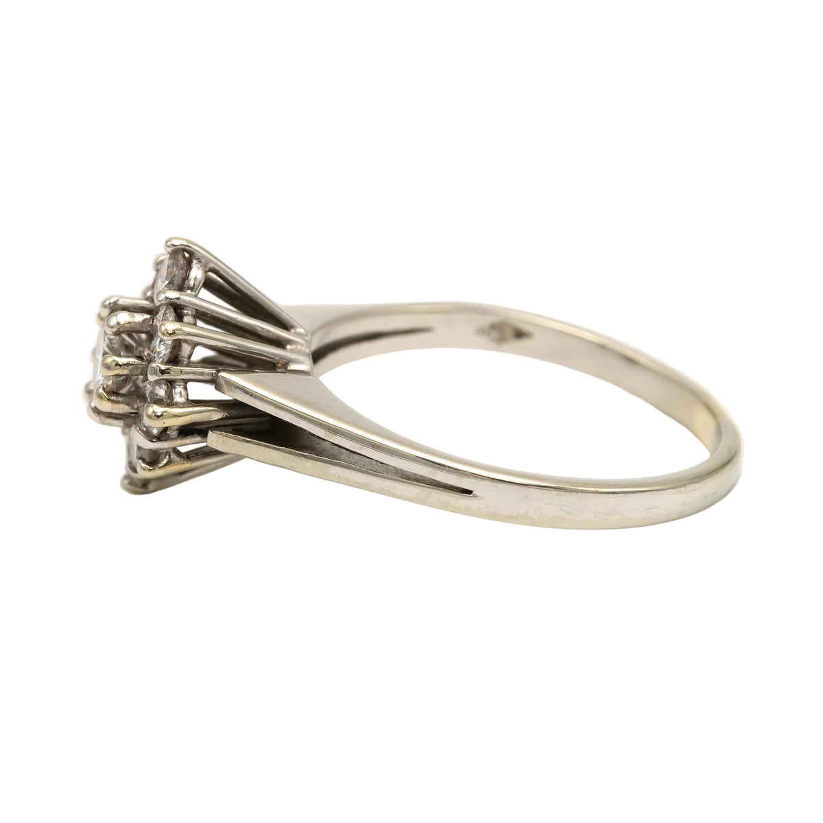 Bague Entourage en or blanc et diamants