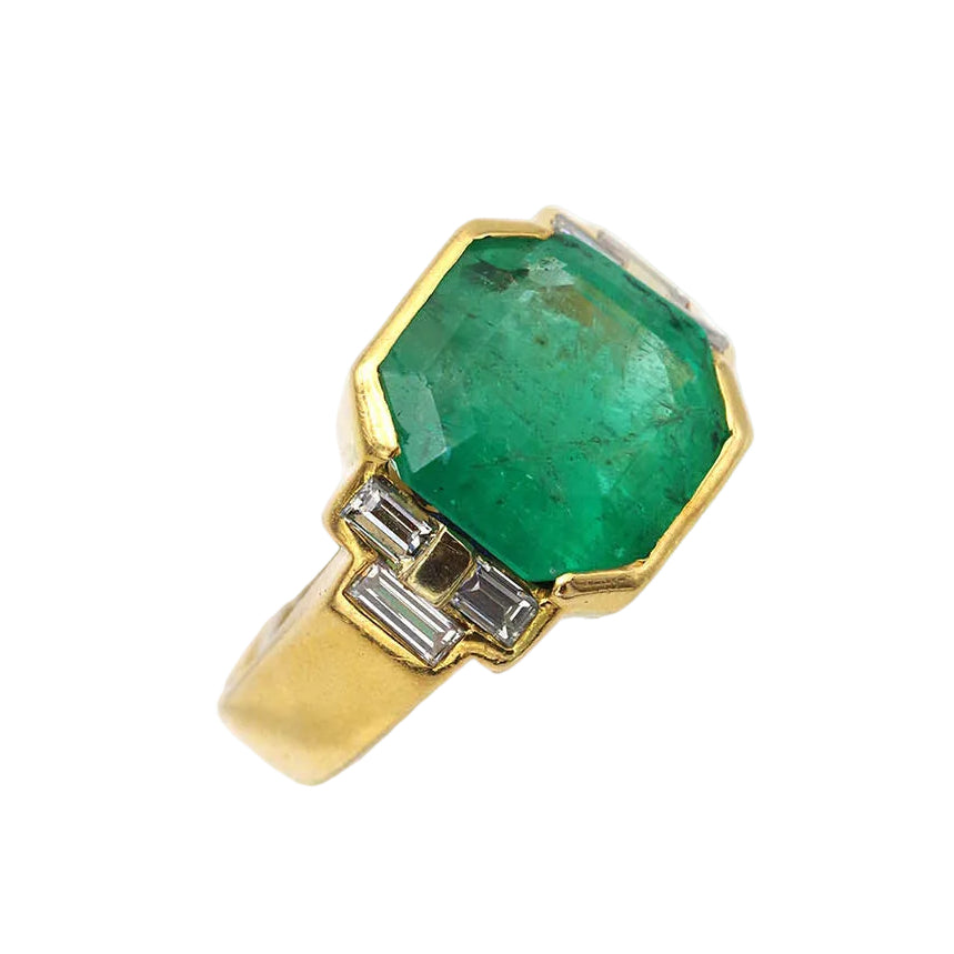 Bague en or jaune, émeraude et diamants