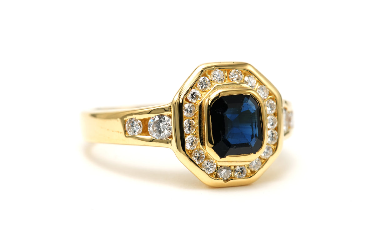 Bague Entourage en or jaune, saphir et diamants