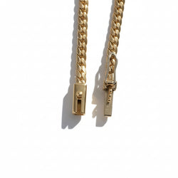 Collier A ROURE en or jaune et diamant