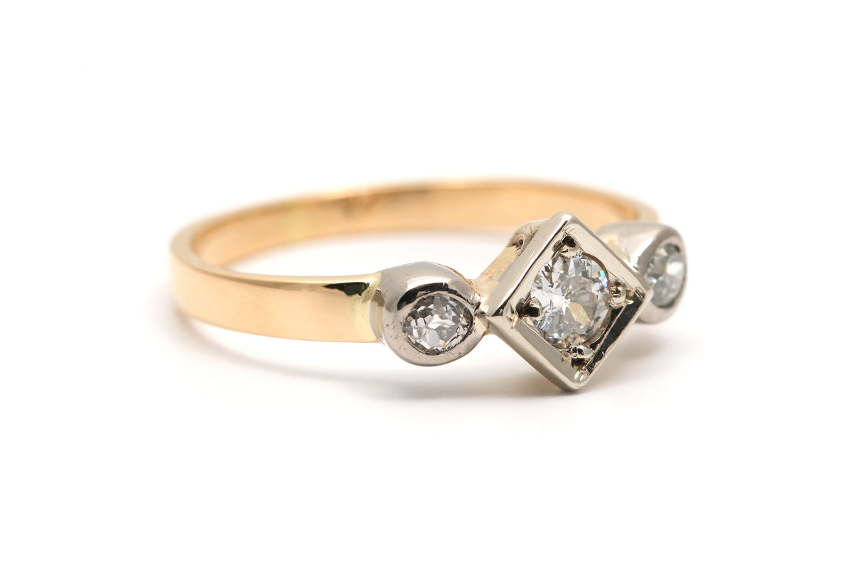 Bague Trilogie en or blanc, or jaune et diamants