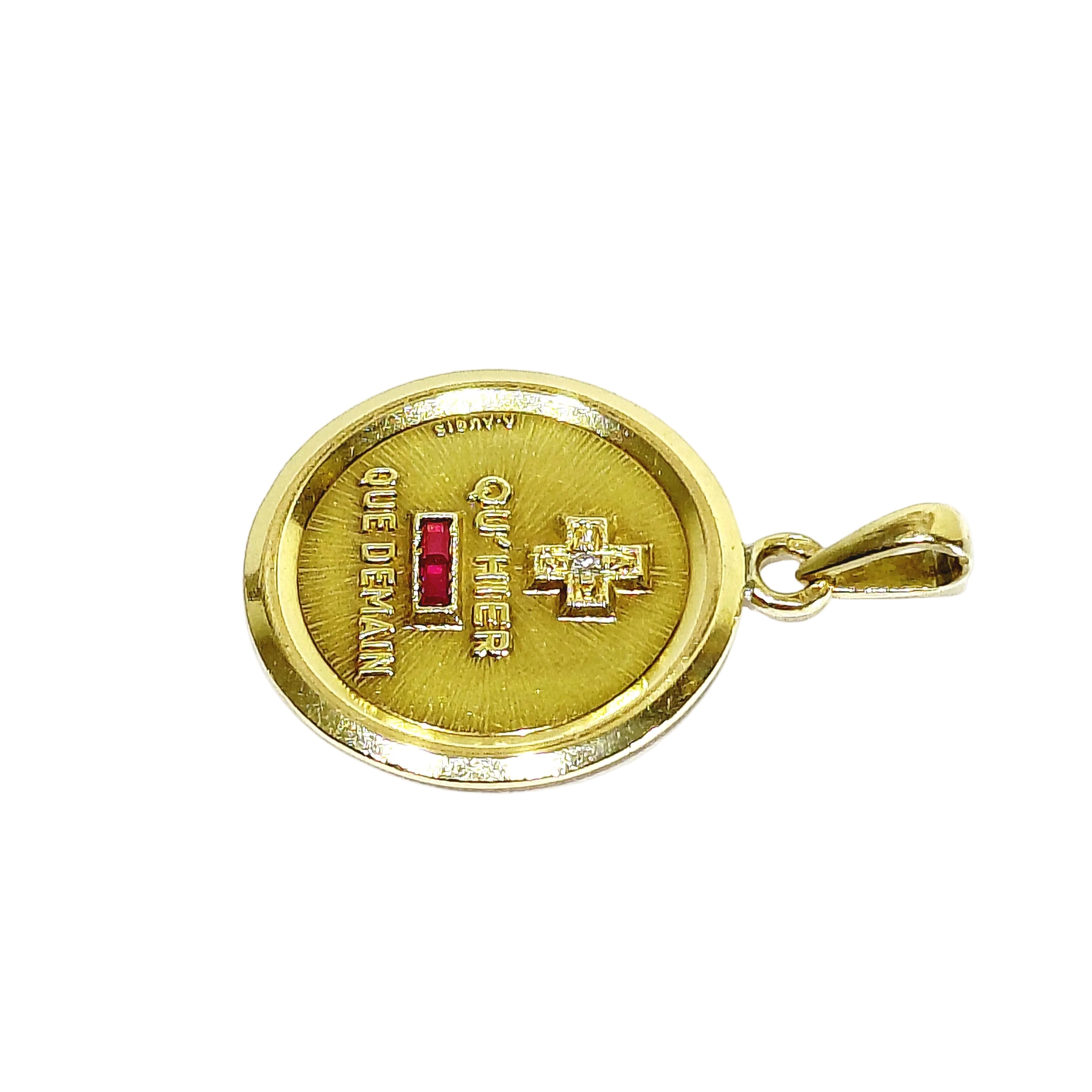 Médaille AUGIS en or jaune, rubis et diamant