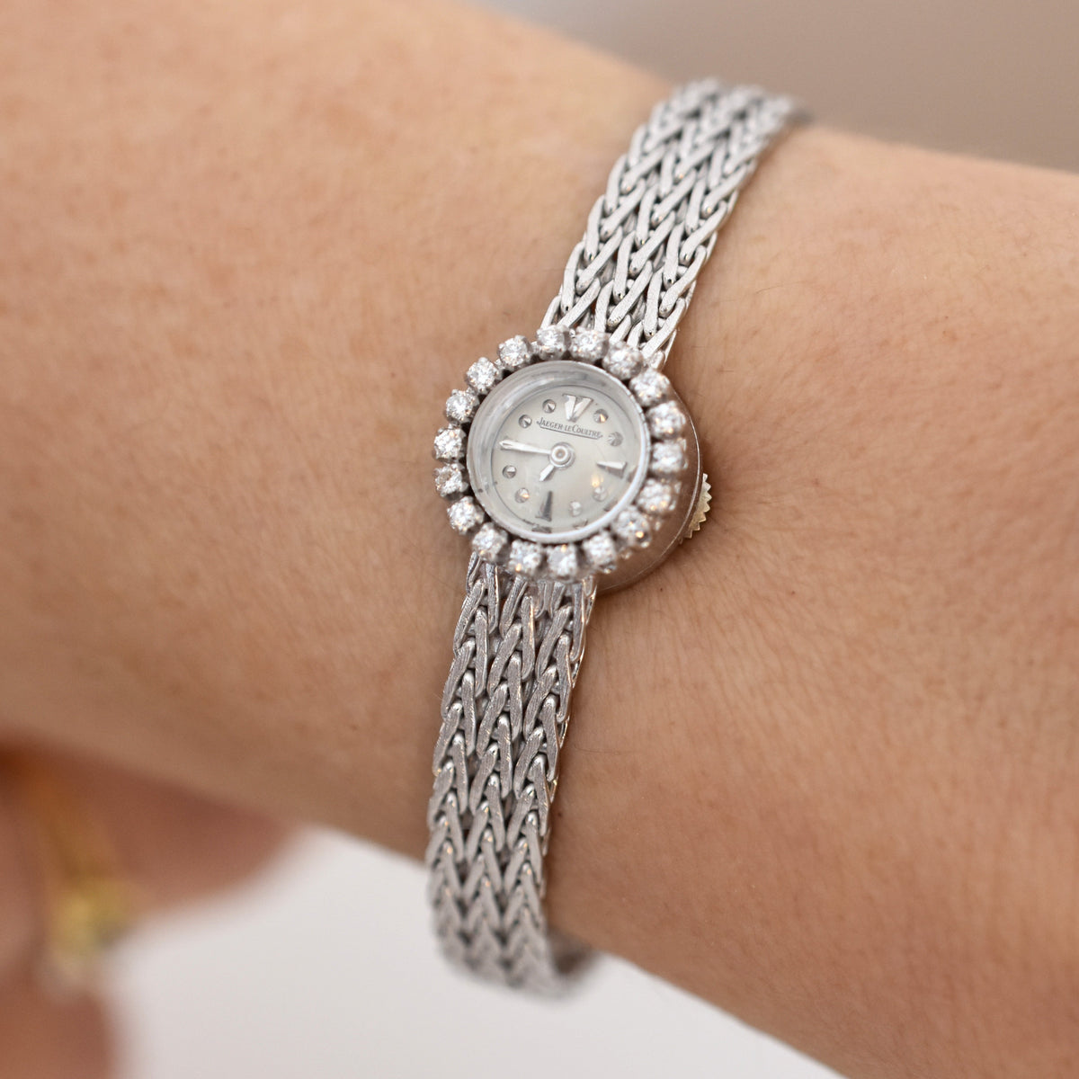 Jaeger-LeCoultre dame, entièrement or blanc 18 carats & diamants, vers 1960