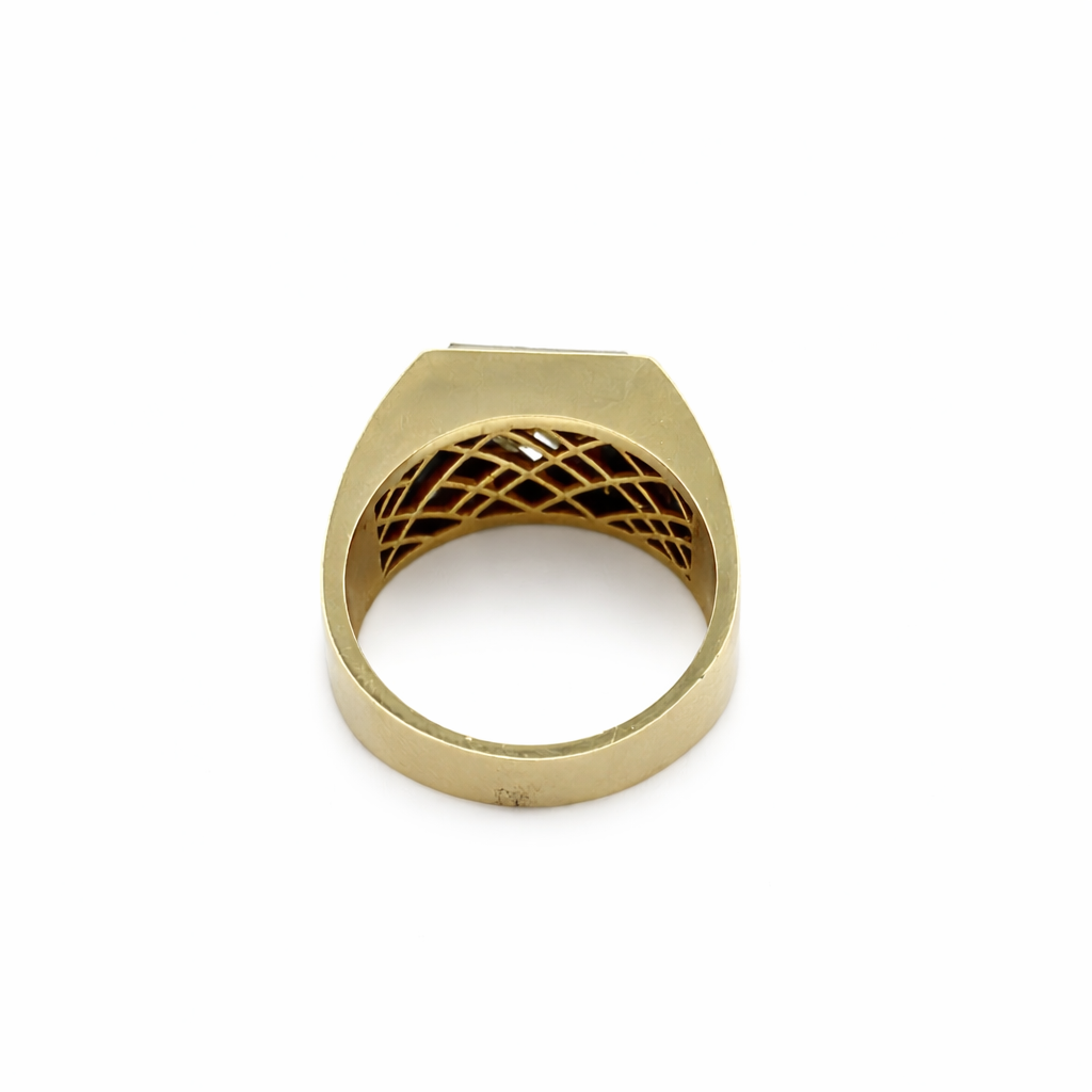 Bague Chevalière en or jaune, platine et diamants