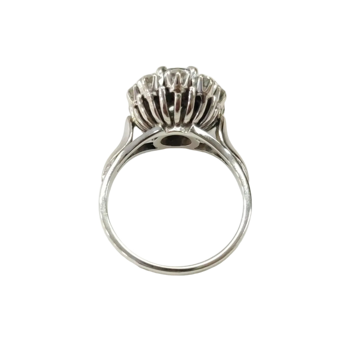 Bague Marguerite en or blanc, saphir et diamants