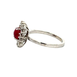 Bague Entourage en or blanc, rubis et diamants