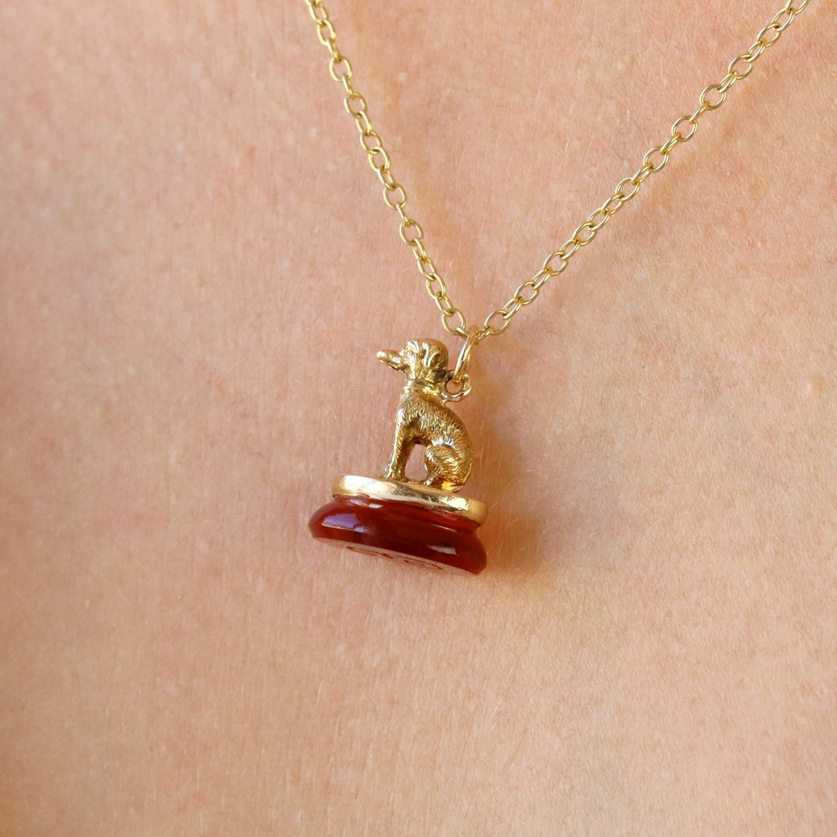 Pendentif en or jaune et cornaline