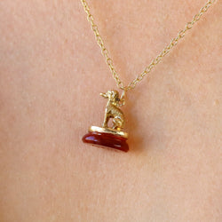 Pendentif en or jaune et cornaline
