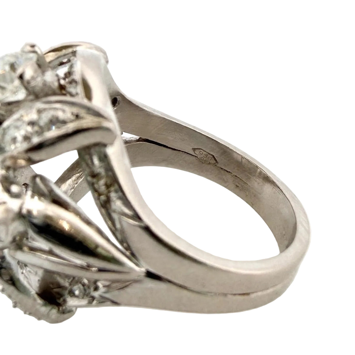 Bague Cocktail en platine, émeraude et diamants