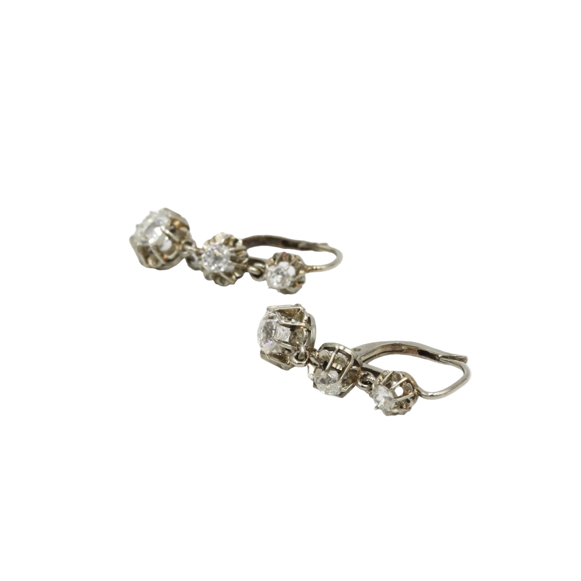 Boucles d'oreilles Dormeuses en or blanc et diamants