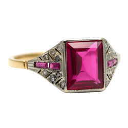 Bague Art Déco en or blanc, or jaune, rubis et diamants
