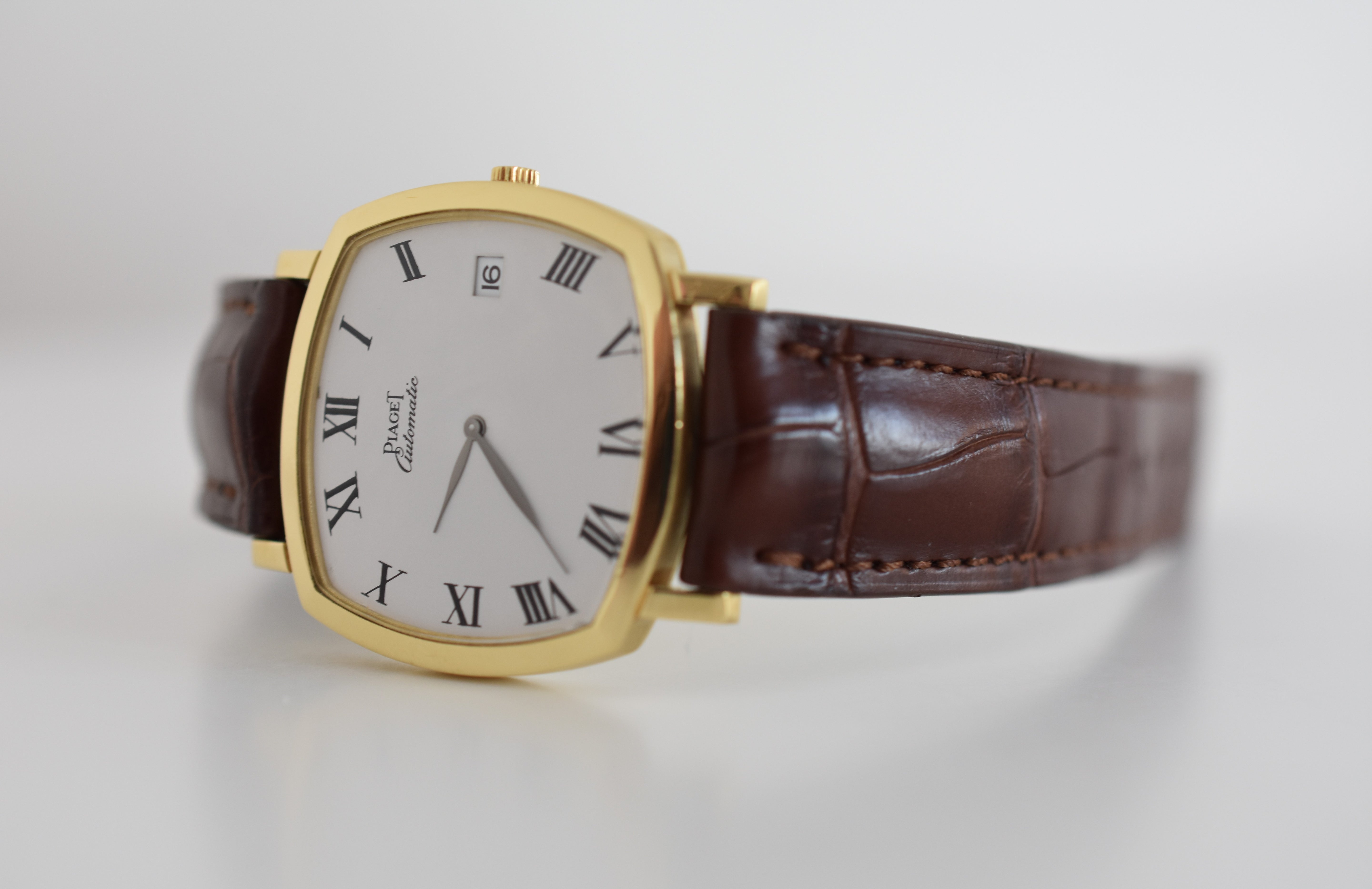 Montre PIAGET Coussin automatique en or jaune