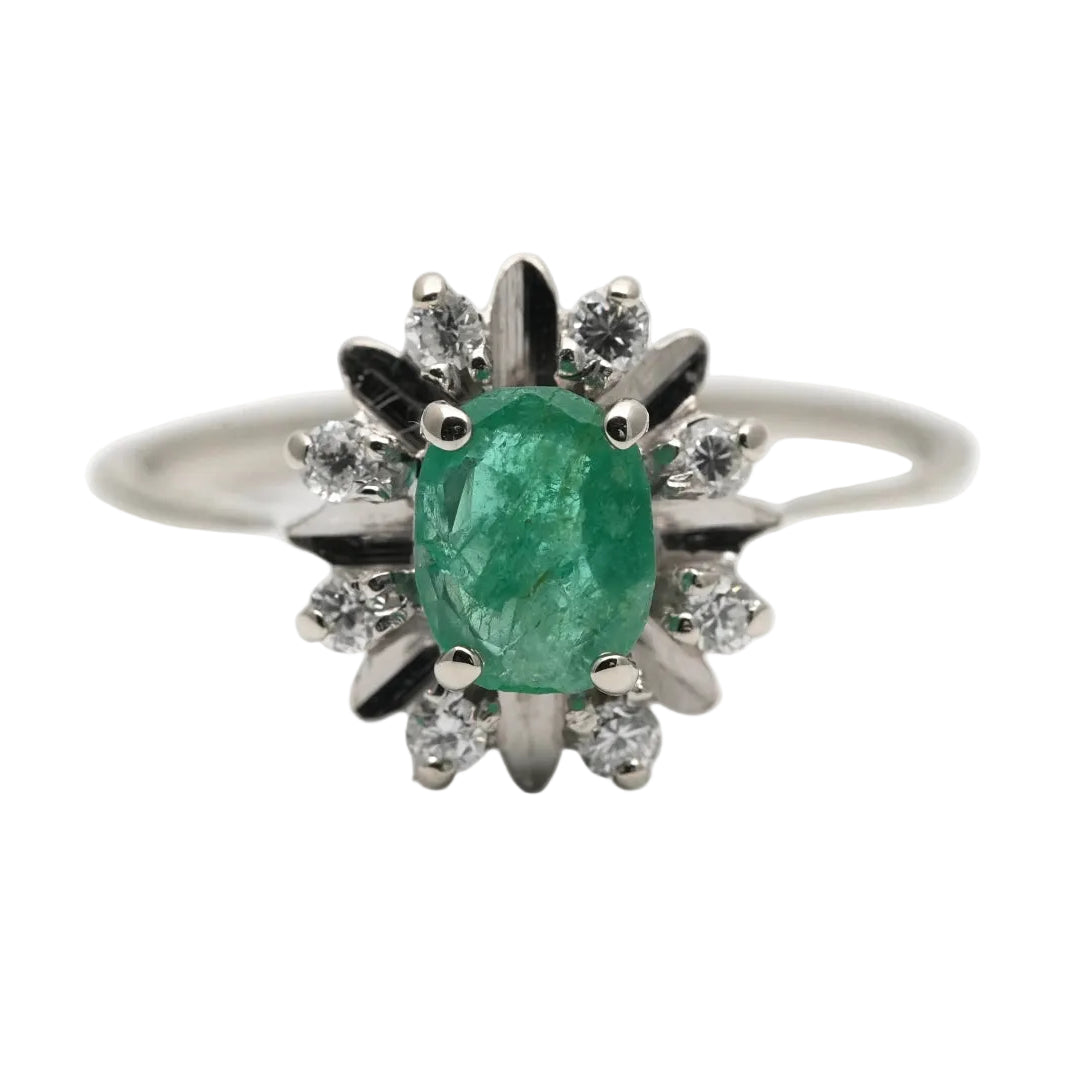 Bague Entourage en or blanc, émeraude et diamants