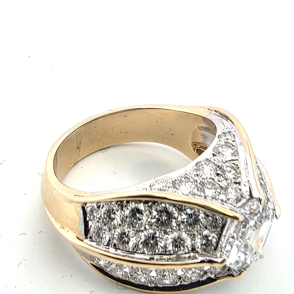 Bague Tank en or jaune et diamants