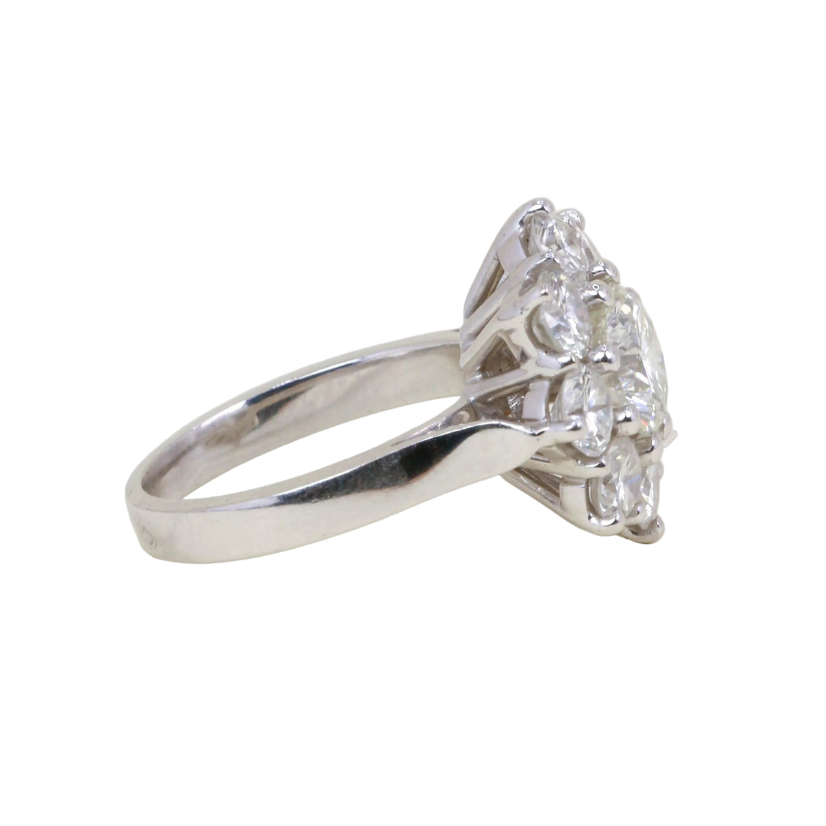 Bague Marguerite en or blanc et diamants