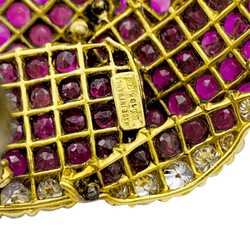 Broche Clip "Pensée" en or jaune, rubis et diamants