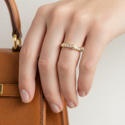 Bague CARTIER "Contessa" en or jaune et diamants