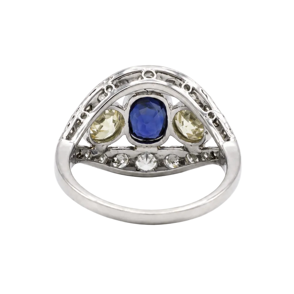 Bague en or blanc, saphir et diamants