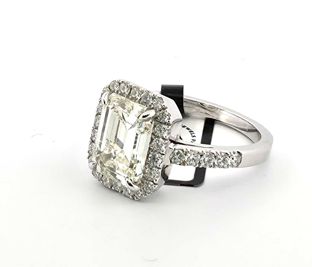 Bague Entourage en or blanc et diamants