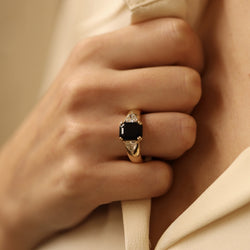 Bague Trilogie en or jaune, saphir et diamants
