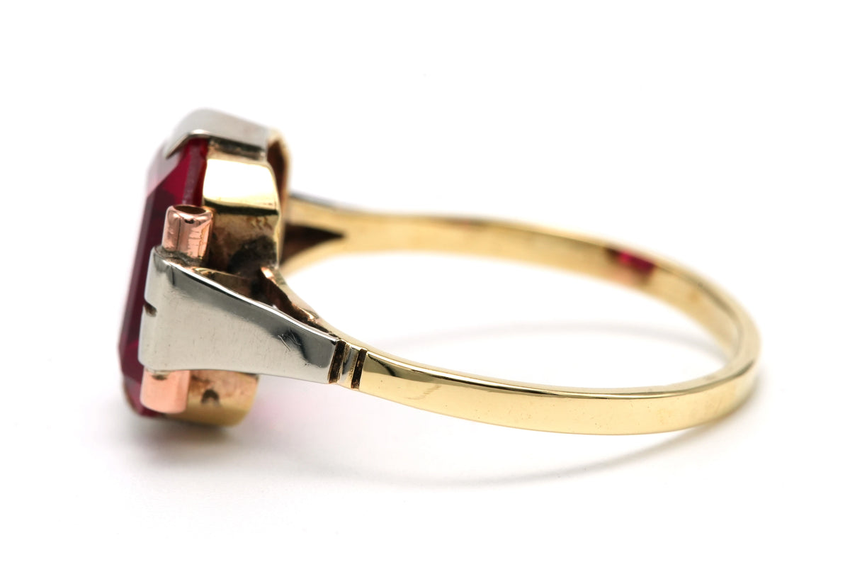 Bague Solitaire en or blanc, or jaune et rubis