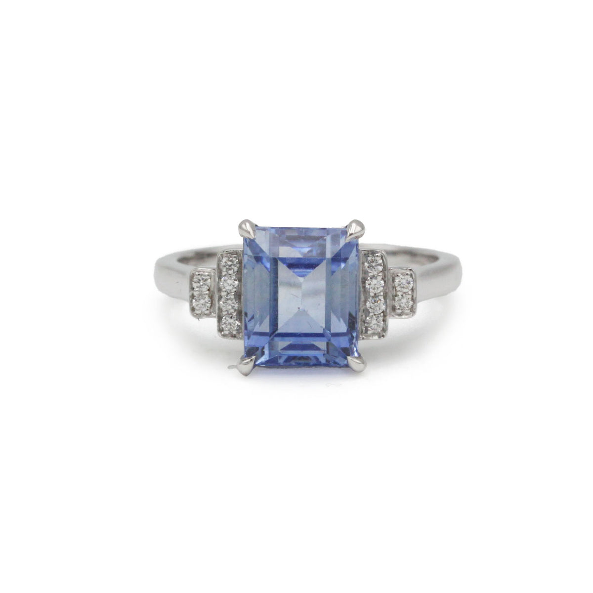 Bague en platine, saphir et diamants