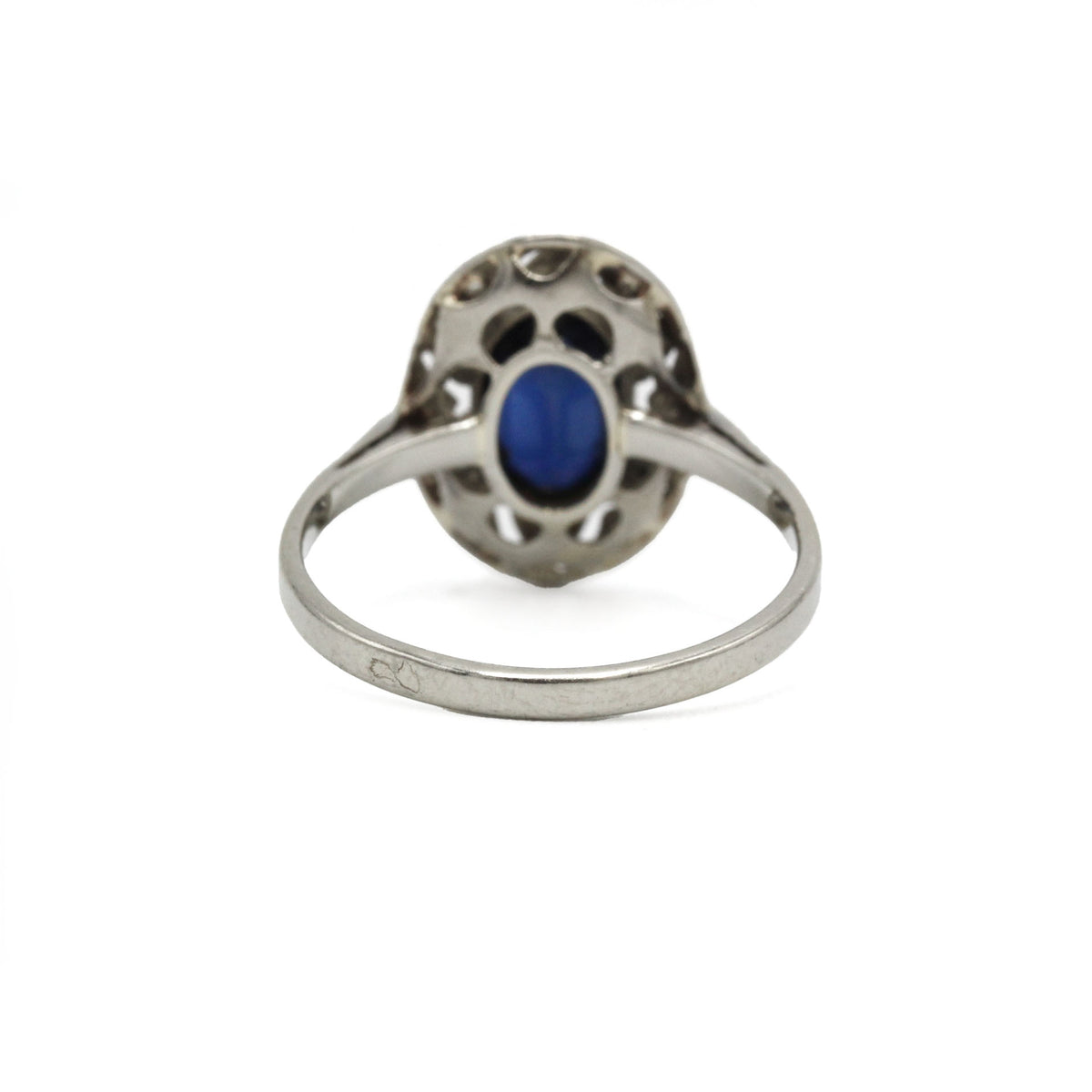 Bague Entourage en or blanc, platine, saphir et diamants