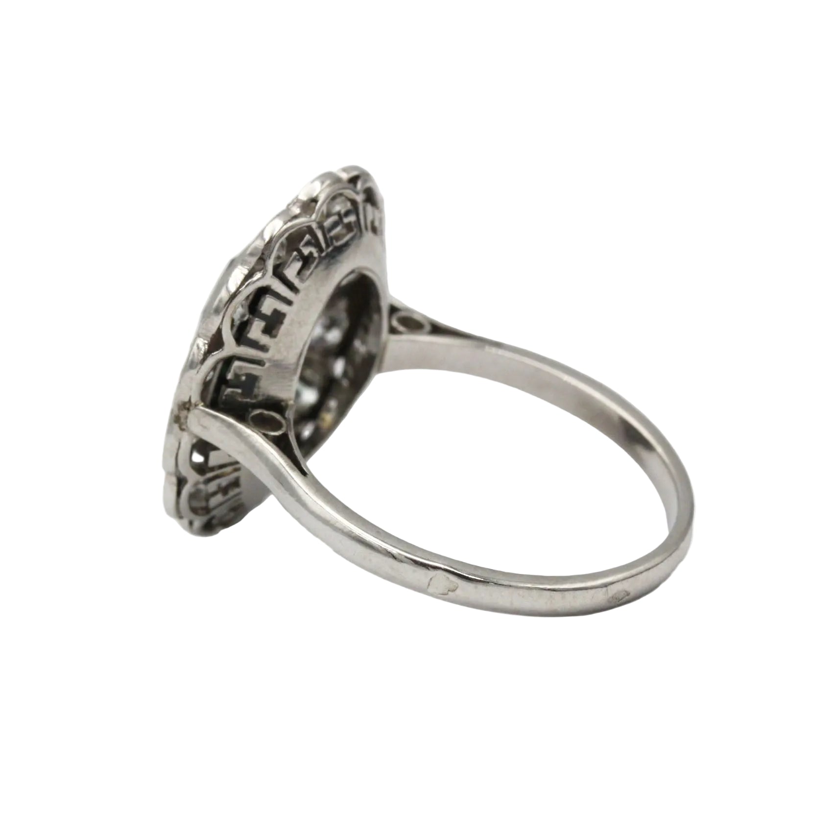 Bague Marguerite en or blanc, saphir et diamants