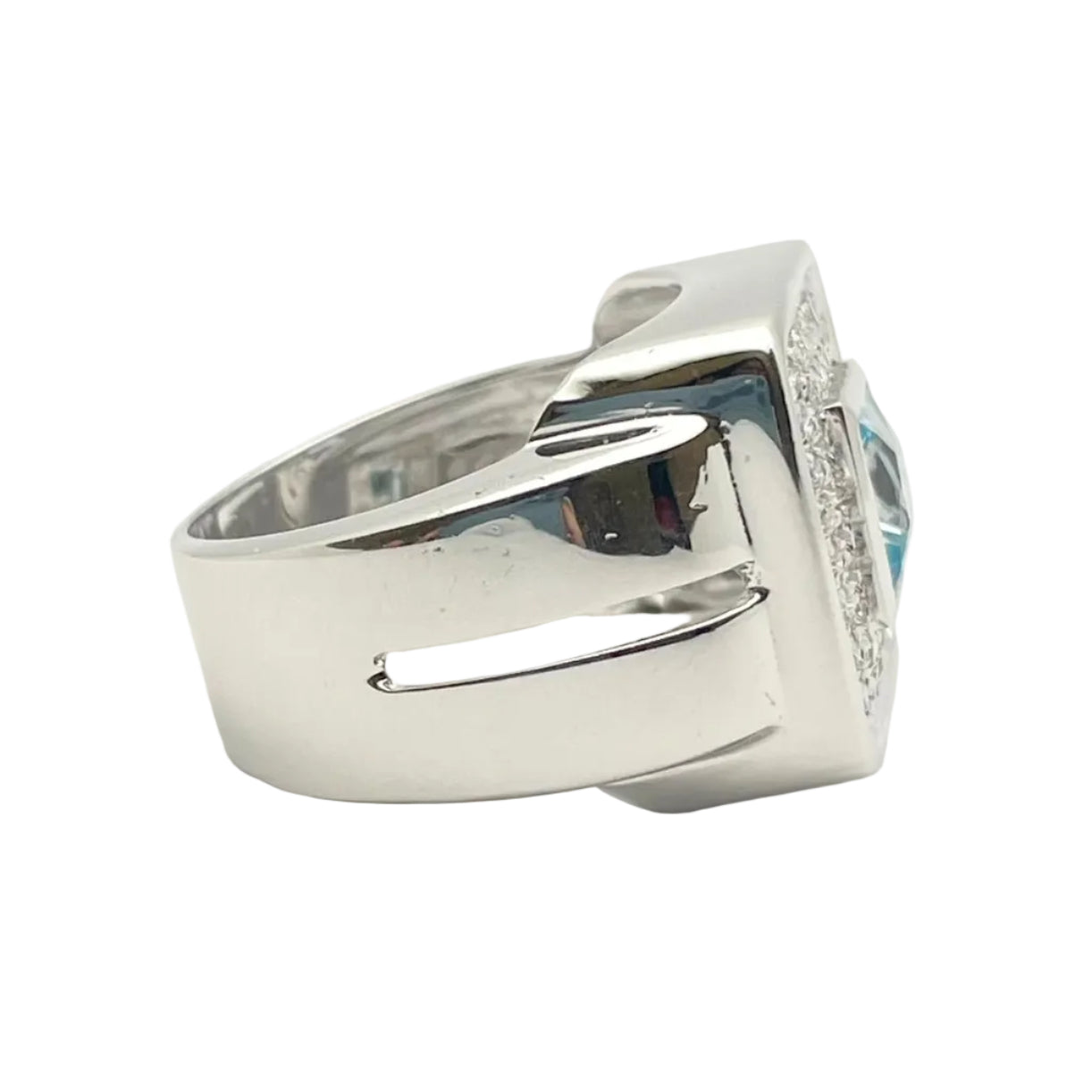 Bague Chevalière en or blanc, topaze et diamants
