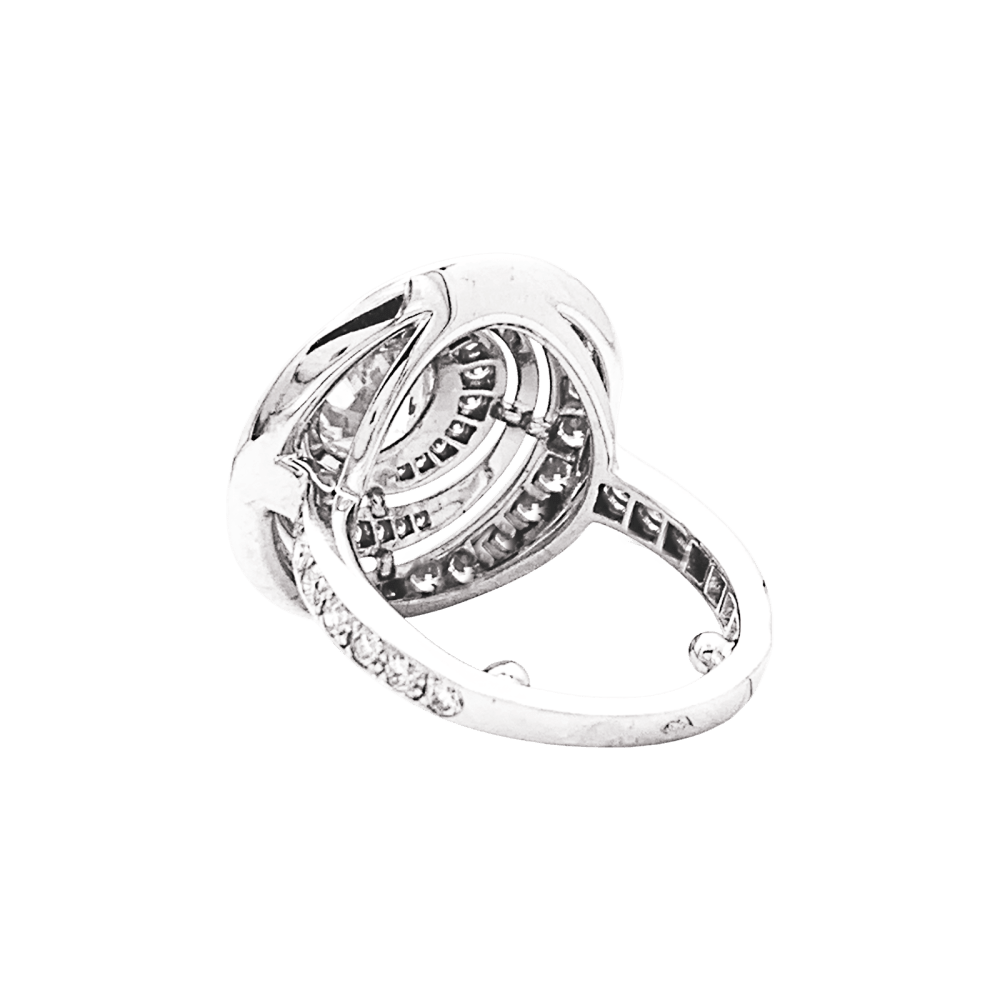 Bague Boucheron, "Idylle", or blanc et diamants.