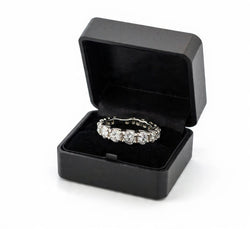 Bague Alliance en or blanc et diamants